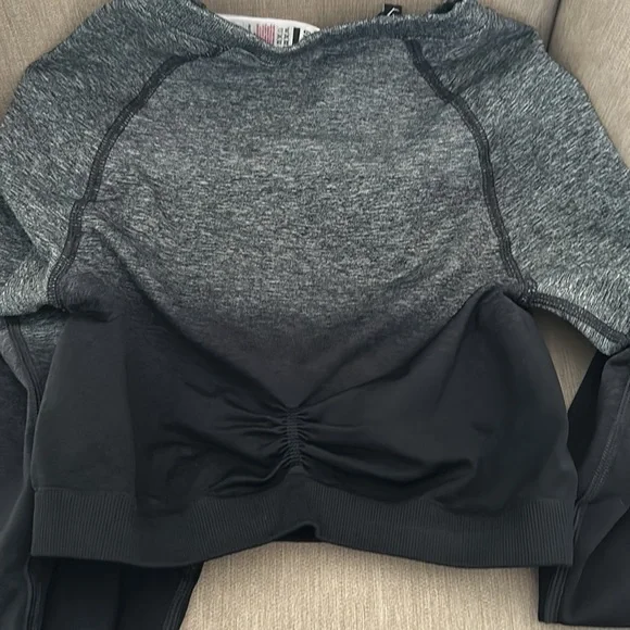 NWT Gymshark top ombré black gray - Picture 4 of 4